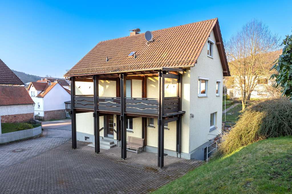 Immobilie in Gelnhausen - Freistehendes Einfamilienhaus in ruhiger Wohnlage der Barbarossastadt - Bild 1