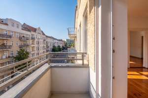 Helle 2-Zimmer-Altbauwohnung mit Balkon in der Nähe zum Boxhagener Platz – Die vollständige Adresse der Immobilie erhältst du vom Anbieter., 10247 Friedrichshain, Berlin – Vorschaubild 4