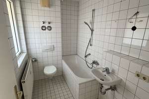 Moderne 2-Zimmer-Wohnung in Bubenreuth mit Balkon und Einbauküche – Damaschkestraße 40, 91088 Bubenreuth – Vorschaubild 8