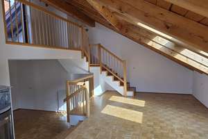 4-Zimmer-Galeriewohnung in Würzburg mit Dachloggia, toller Aussicht auf die Festung und Steinburg! – Gertraud-Rostosky-Strasse 37, 97082 Steinbachtal, Würzburg – Vorschaubild 2