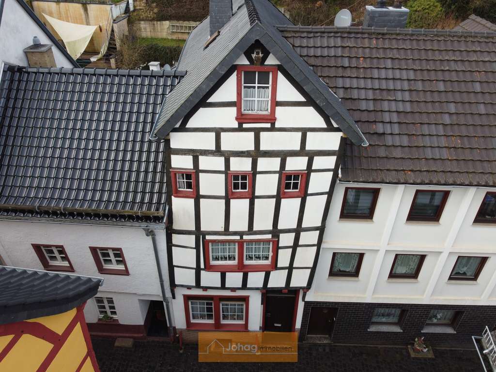 Immobilie in Bad Münstereifel - Denkmalgeschütztes Wohnhaus auf drei Etagen mit Garten im Herzen von Bad Münstereifel! - Bild 1
