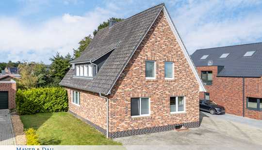 Bild von Saniertes Ein-/ Zweifamilienhaus mit großem Garten in familienfreundlicher Wohngegend, Obj. 8992