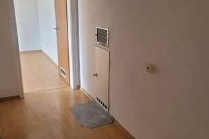 Gepflegte 3-Zimmer-Wohnung in Straubing (Nähe Krankenhaus) - 75m² ohne Schrägen – Michaelsweg 11, 94315 Kernstadt, Straubing – Vorschaubild 2