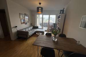 Helle 2-Zimmer Wohnung mit Balkon im 1. OG in Köln-Braunsfeld fußläufig zur Aachener Straße