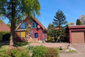 *** Holzhaus mit Garten und Doppelgarage für die etwas kleinere Familie ! *** – Cloppenburg (Kreis) – Vorschaubild 1