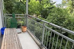 3 Zimmer auf 40 m²! Ruhige, sanierte Altbauwohnung mit großem Balkon in westlicher Ausrichtung – Die vollständige Adresse der Immobilie erhältst du vom Anbieter., 10243 Friedrichshain, Berlin – Vorschaubild 3