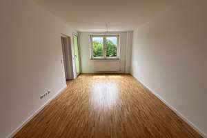 Moderne 2-Zimmer-Wohnung mit Balkon in Schweinau zu vermieten 
