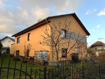 / Zweifamilienhaus mit viel Platz!