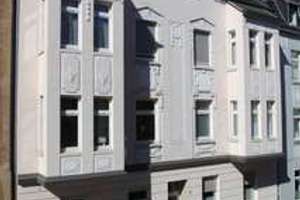 D.-Oberrath: Helle 1 Zi.-Altbau-Wohnung mit Balkon, eigener Küche u. eigenem Bad