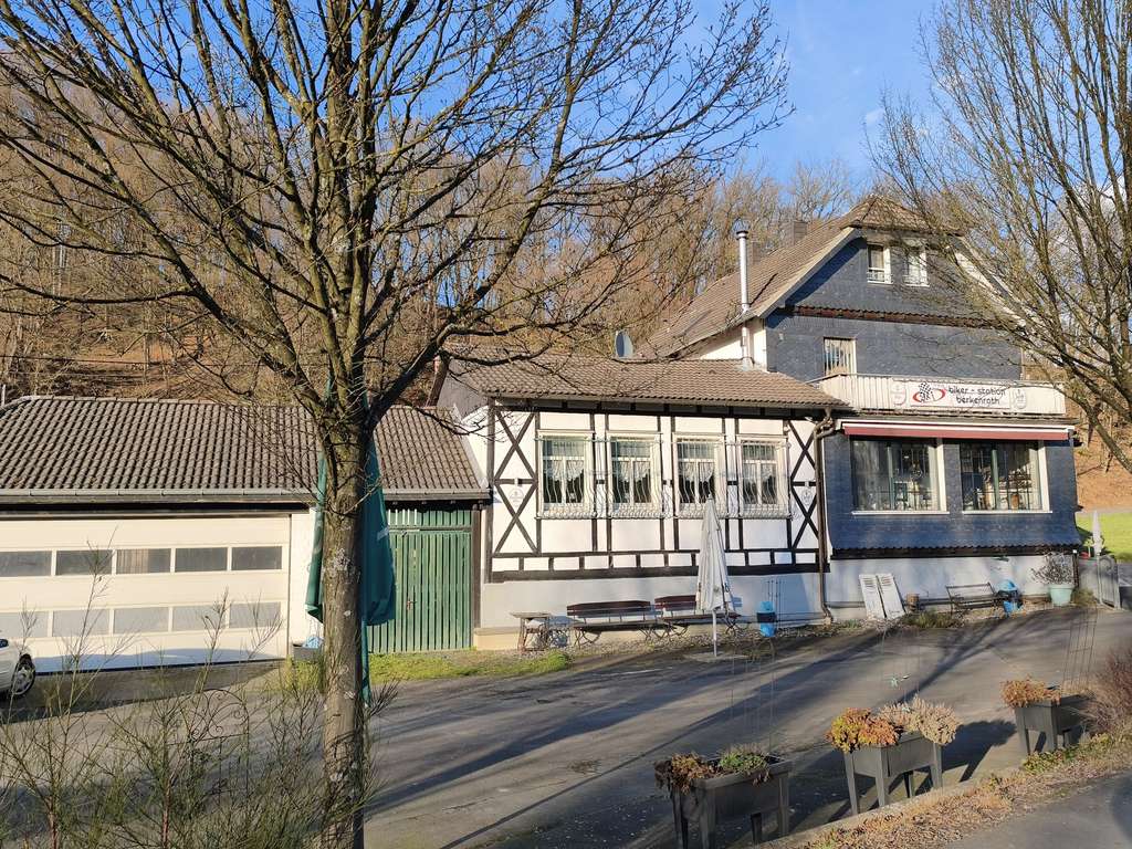 Immobilie in Nümbrecht - Kapitalstarkes Objekt an Hauptverkehrsstraße – Gastronomie & Wohnflächen - Bild 4