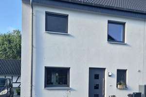 Exklusiver Moderner Wohntraum! Lichtdurchflutete & Familienfreundliche DDH, Höchste Effizienz A+ – Die vollständige Adresse der Immobilie erhältst du vom Anbieter., 42657 Burg/Höhscheid, Solingen – Vorschaubild 2