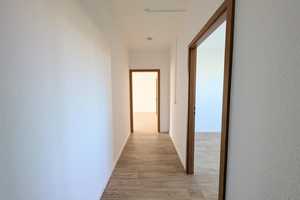 Sonnige 3-Raumwohnung inkl. Loggia mit Markise - auch WG-geeignet! – Carl-Bobach-Straße 14, 9120 Chemnitz – Vorschaubild 7