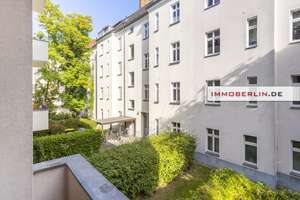 IMMOBERLIN.DE - Freundliche Altbauwohnung mit ruhigem Balkon beim Florakiez