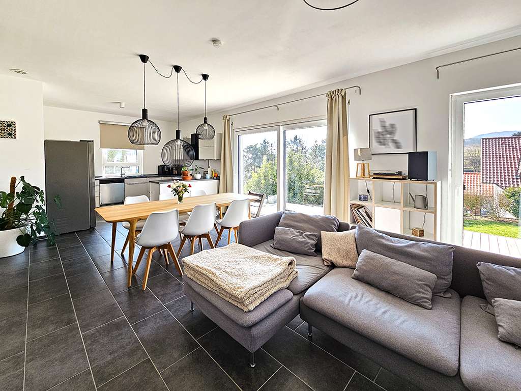 Immobilie in Oberdürenbach - Energieeffizientes, freistehendes Einfamilienhaus (KfW-55) in Holzständerbauweise in Oberdürenbach - Bild 1