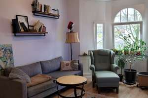 ** 3 Zi, Sanierter Altbau, Balkon, gute Lage
