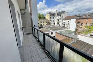 Attraktive Stadtwohnung mit moderner Einbauküche, Tageslichtbad und Balkon zum 15.6. – Neubrunnenstraße 00, 55116 Altstadt, Mainz – Vorschaubild 3