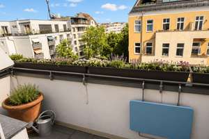 Renovierungsbedürftige 4-Zimmer-Wohnung unweit vom Schloß Charlottenburg