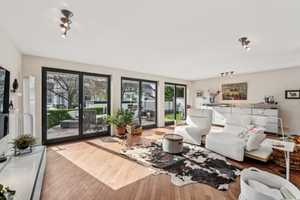 Exklusives Einfamilienhaus mit Pool und großzügigem Garten – Köln – Vorschaubild 8