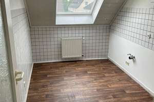 Gepflegte 4-Raum-DG-Wohnung mit Balkon in Paderborn – Ansgarstraße 10a, 33098 Kernstadt, Paderborn – Vorschaubild 5