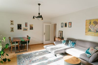 Einziehen statt renovieren - kernmodernisierte 2-Zimmer-Wohnung -provisionsfrei