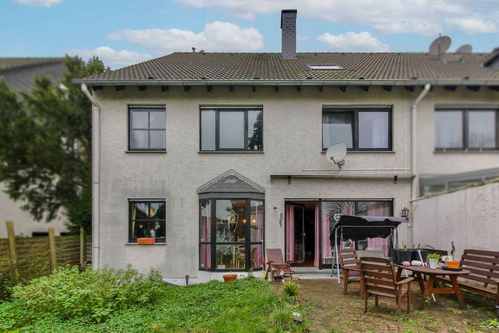 Zögern Sie nicht: Gepflegtes Reiheneckhaus mit Garten und einer Garage