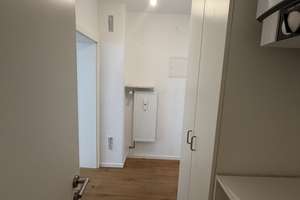 Ab sofort steht ein möbliertes 1-Zimmer Apartment inkl. EBK im 3.OG zur Vermietung! – Hohenzollernstraße 24, 80801 Schwabing-Ost, München – Vorschaubild 8