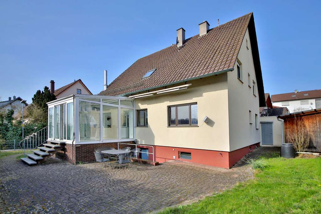 Immobilie in Kraichtal - Doppeltes Wohnvergnügen: Zweifamilienhaus mit (Winter-)Garten und XXL-Garage wartet auf Sie - Bild 4