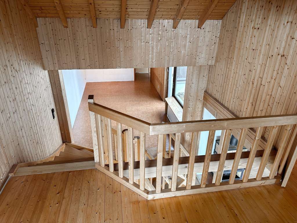 Immobilie in Baltmannsweiler - Viel Platz für die Familie - Bungalow mit Terrasse und schönem Blick ins Grüne - Bild 2