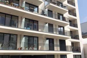 Hochwertige, helle  2- Zimmer Wohnung mit Balkon und EBK in Berlin-Mitte