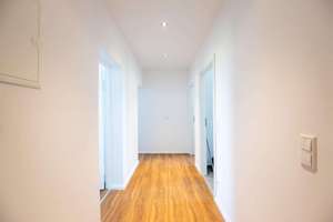 Klarer Grundriss, stimmiges Design - Stilvoll sanierte Wohnung im Herzen Kreuzbergs – Die vollständige Adresse der Immobilie erhältst du vom Anbieter., 10969 Kreuzberg, Berlin – Vorschaubild 3