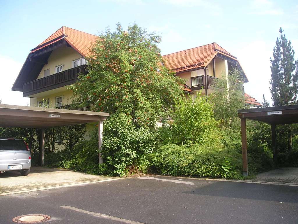 Immobilie in Klingenberg - Vermietete 2-Zi.-Wohnung mit Terrasse und TG-Stellplatz in grüner Lage von Höckendorf - Bild 1