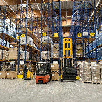 Attraktive Hallenfläche | Rampe + ebenerdig | Hochregale | RUHR REAL