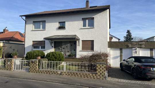 Bild von Rodheim - Renovierungsbedürftiges freist. Ein-Zweifamilienhaus in ruhiger Wohnlage auf 655 qm Grdst.