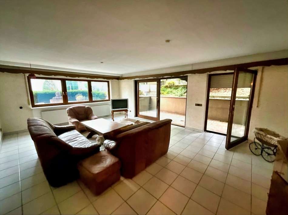 zur Einliegerwohnung ausbaubar