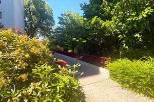 "ZENTRAL WOHNEN IM GRÜNEN"! Schöne 2- Zimmer Wohnung im EG mit Balkon, TG Stellplatz  , 72 Qm – 60431 Eschersheim, Frankfurt am Main – Vorschaubild 2