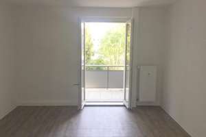 Modernisierte EG-Wohnung mit Tageslichtbad und tollem Balkon! – Bochumer Landstraße 246, 45276 Freisenbruch, Essen – Vorschaubild 2