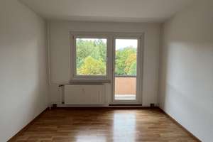 Lichtdurchflutete 2-Raum-Wohnung mit TOP Einbauküche! – Wolgograder Allee 70, 9123 Hutholz, Chemnitz – Vorschaubild 5