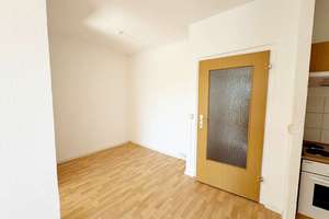 "Schöne 3-Zimmer-Wohnung mit Balkon, Einbauküche und tollem Grundriss" – Albert-Köhler-Straße 10, 9122 Morgenleite, Chemnitz – Vorschaubild 7