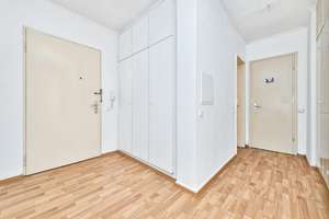 Sunny Apartment  with build in wardrobe - Next to Hainerberg Kaserne – Die vollständige Adresse der Immobilie erhältst du vom Anbieter., 65189 Südost, Wiesbaden – Vorschaubild 5
