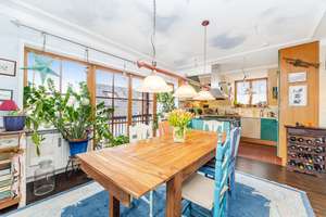 Gemütlich, hell und kunstvoll – 2,5-Zimmer-Wohnung mit 120 m² Gartenparadies – Die vollständige Adresse der Immobilie erhältst du vom Anbieter., 81249 Altaubing, München – Vorschaubild 5
