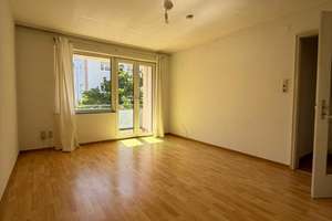 Lichtdurchflutete 2,5-Zimmer-Wohnung mit 2 Balkonen am Hölderlinplatz – Kornbergstr 50, 70176 Hölderlinplatz, Stuttgart – Vorschaubild 2