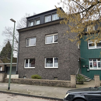 Schöne 4 Zimmer-Wohnung mit Balkon und Stellplatz in 47226 Duisburg-Rheinhausen