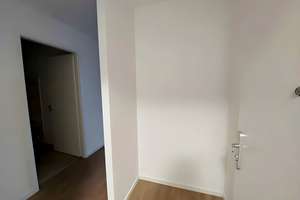 Direkt einziehen! Moderne 2 Zimmer + Süd-West-Balkon, Einbauküche, Wannenbad + Abstellraum, Aufzug – Luruper Hauptstraße 77a, 22547 Lurup, Hamburg – Vorschaubild 12