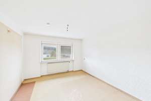Großzügiges Wohnhaus mit Garten, Balkon und Werkstattflächen – Die vollständige Adresse der Immobilie erhältst du vom Anbieter., 97264 Helmstadt – Vorschaubild 12