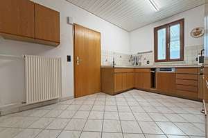Glücksgriff für Familien und Schrauber. 
8 Zimmer auf 149 m². Plus 251 m² Fläche.
2 große Garagen. – Die vollständige Adresse der Immobilie erhältst du vom Anbieter., 72636 Frickenhausen – Vorschaubild 6