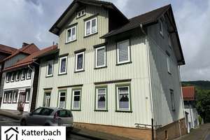 Großes Mehrfamilienhaus mit 3 Wohneinheiten und Garage in Lautenthal – Die vollständige Adresse der Immobilie erhältst du vom Anbieter., 38685 Langelsheim – Vorschaubild 1