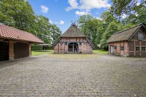 Denkmalgeschütztes, traumhaft restauriertes Fachwerk-Reetdachhaus