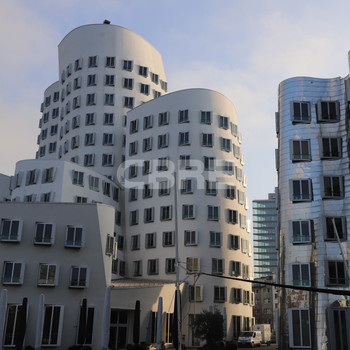 Neu ausgebaute kompakte Büro- & Showroomflächen am Medienhafen