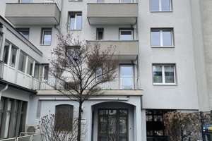 Renovierte Wohnung in zentraler Lage / auch eine möblierte Anmietung ist möglich