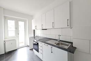 Moderne 3 Zimmer Wohnung mit Balkon und EBK – Die vollständige Adresse der Immobilie erhältst du vom Anbieter., 30163 List, Hannover – Vorschaubild 1